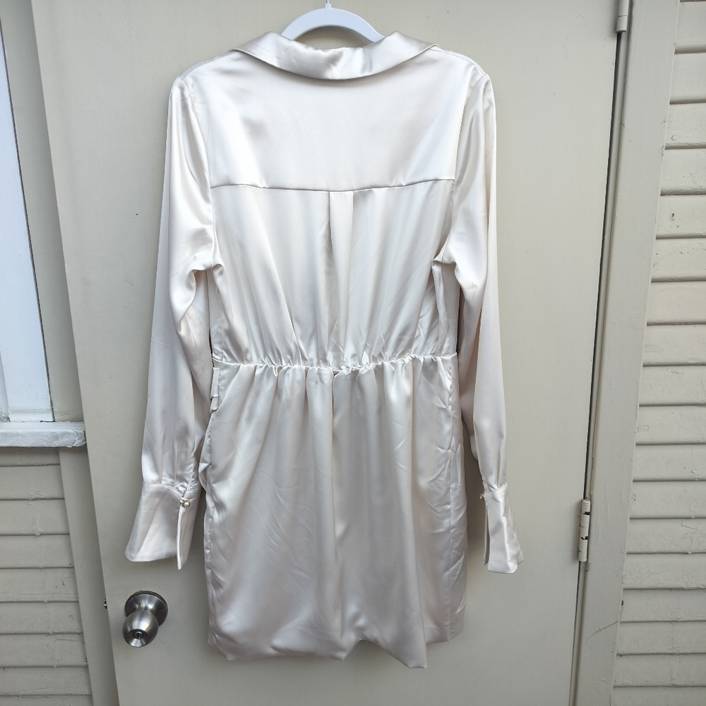 NWT Line and Dot Elegant Off White Satin Ruched Shirt Dress Size Large - Picture 9 of 9
